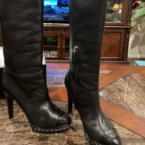 Authentic Chanel boots - Picture 3 of 6